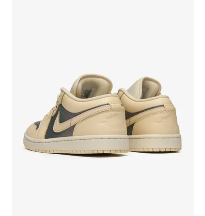 Кросівки жіночі Air Jordan 1 Low Se Muslin Royal Tint Beige IH4110-104