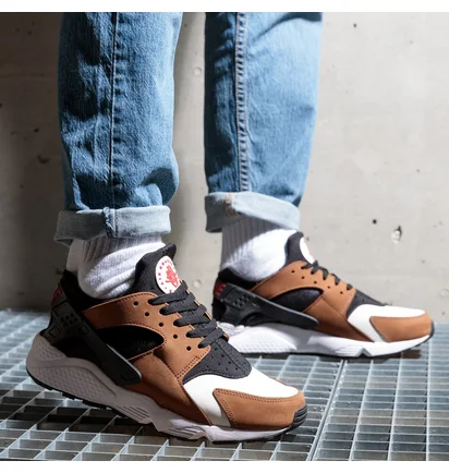 Кросівки чоловічі Nike Air Huarache Le Black/Brown DH8143-001
