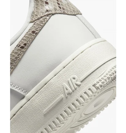 Кросівки жіночі Nike Air Force 1 07 White Dd8959-002