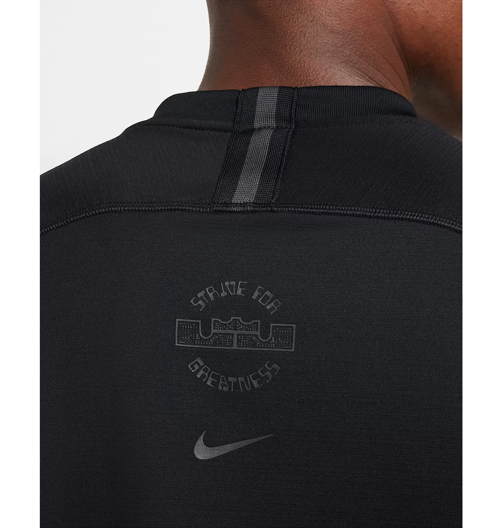 ᐉ Лонгслів чоловічий Nike Lebron Dna Dri-Fit 1/4-Zip Black FZ1030