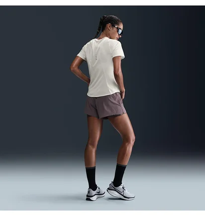 Футболка женская Nike Beige HM9698-133