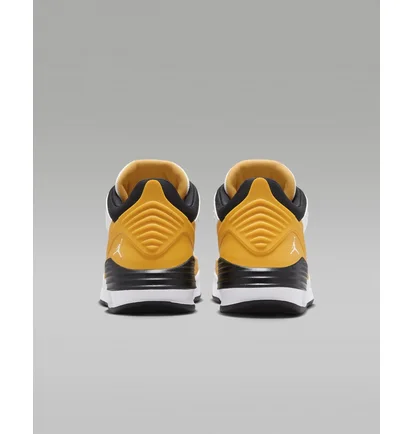 Кросівки чоловічі Air Jordan Max Aura 5 Shoes White/Orange DZ4353-701