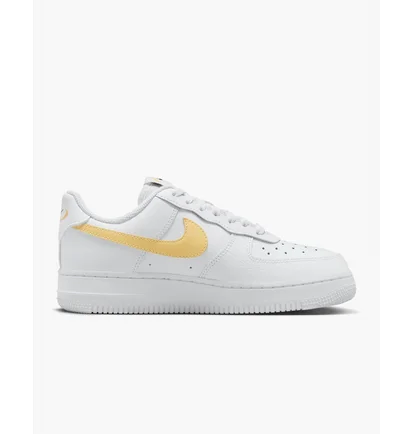 Кросівки жіночі Nike Air Force 1 07 White FQ2742-100