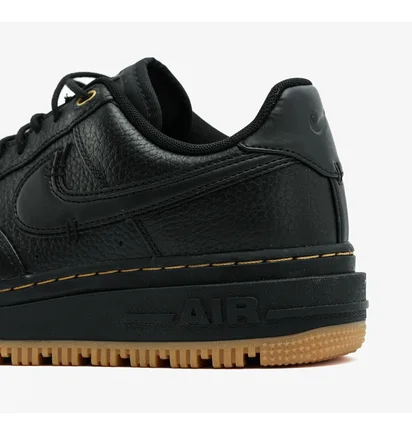 Кроссовки мужские Nike Air Force 1 Luxe Black DB4109-001
