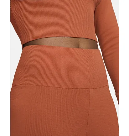 Штаны женские Nike Sportswear Chill Knit Tight High-Waisted Sweater Flared Pants Orange FN4685-825