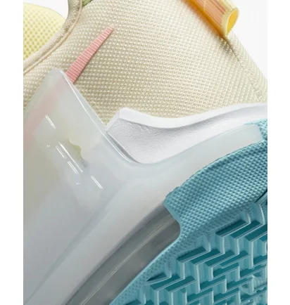Кросівки унісекс Nike Lebron Witness 6 Basketball Shoes Beige Cz4052-103