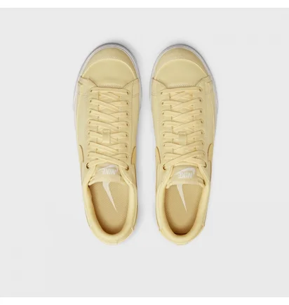 Кросівки жіночі Nike Blazer Low Platform Canvas Yellow DV7475-200