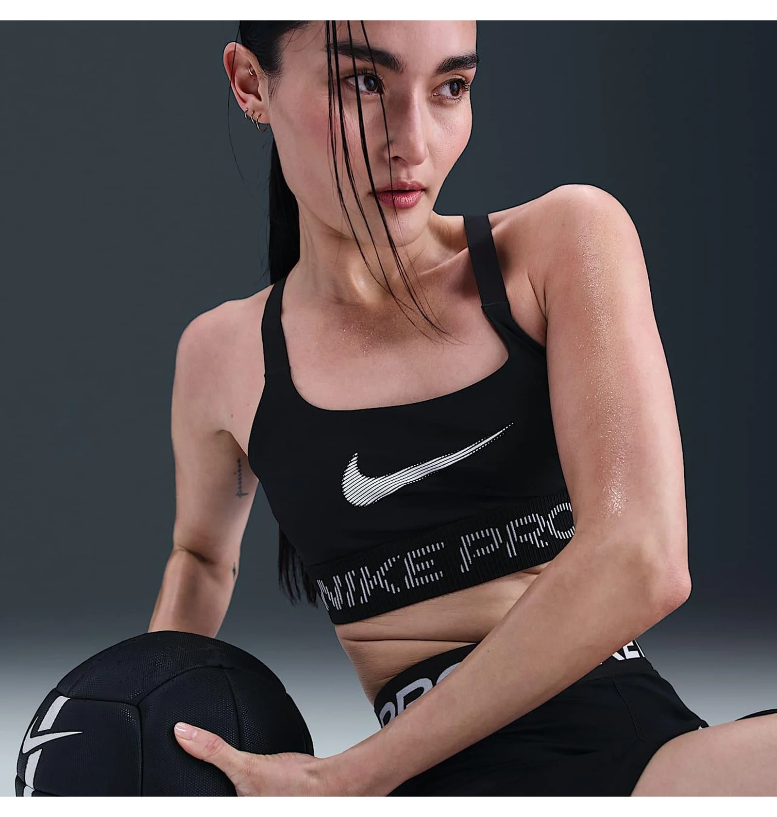 ᐉ Топ женский Nike Pro Black IF3973-010 - купить в интернет
