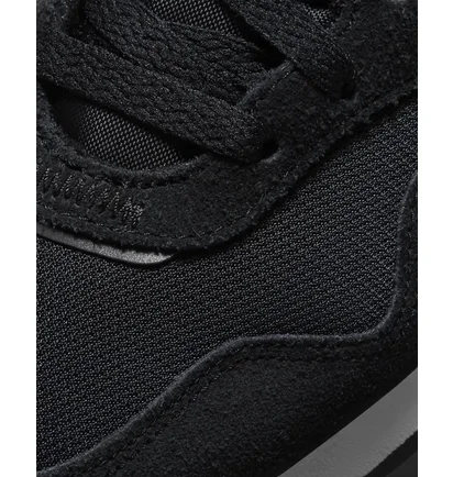 Кросівки жіночі Nike Venture Runner Black CK2948-001