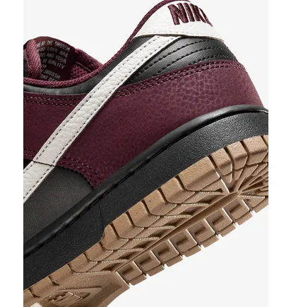 Кроссовки женские Nike W Dunk Low Nn Black/Bordo HM9658-600