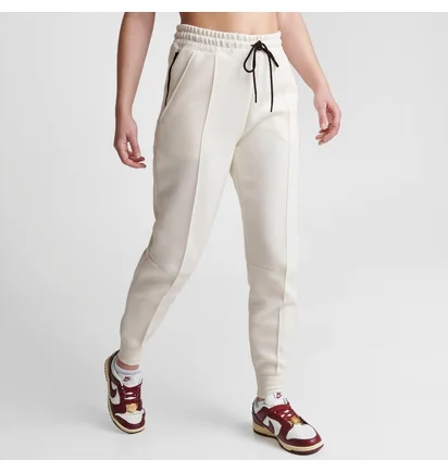 Штаны женские Nike Sportswear Tech Fleece Jogger Pants Beige FB8330-110