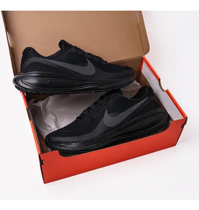 Кросівки чоловічі Nike Revolution 8 Black HJ9198-002