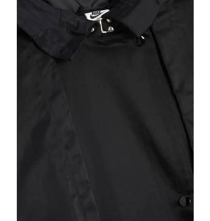 Куртка женская Nike Sportswear Essentials Waterproof Jacket Black FB4521-010