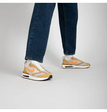 Кросівки чоловічі Nike Air Max Dawn Orange DM0013-700