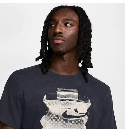 Футболка мужская Nike Sportswear T-Shirt Black HV9803-010