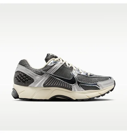 Кроссовки мужские Nike Zoom Vomero 5 Black/Metallic IM3486-001