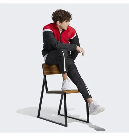 Спортивный костюм мужской Adidas Sportswear Woven Non-Hooded Track Suit Black/Red IJ6073