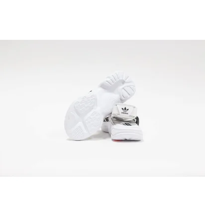 Сандалі жіночі Adidas Wmns Magmur Sandals White EF5848