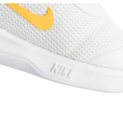 Кросівки дитячі Nike Omni Multi-Court White DM9028-102