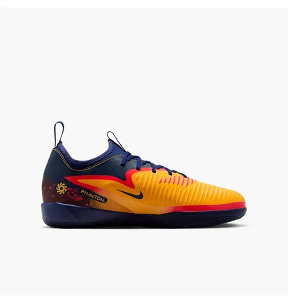 Футзалки детские Nike Phantom 6 Low Academy Erling Haaland Ic Junior Yellow/Blue HQ2036-800