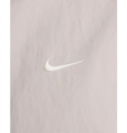 Куртка женская Nike Sportswear Everything Wovens Grey FN3669-019