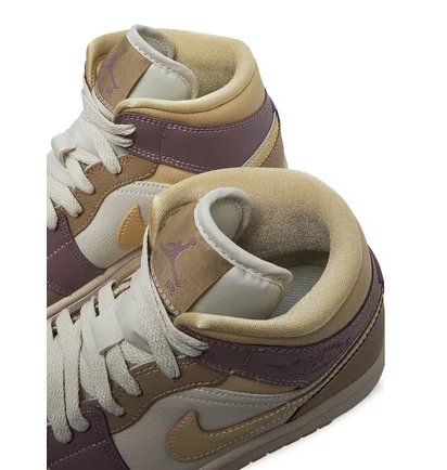 Кросівки чоловічі Air Jordan 1 Mid Beige HV2370-100