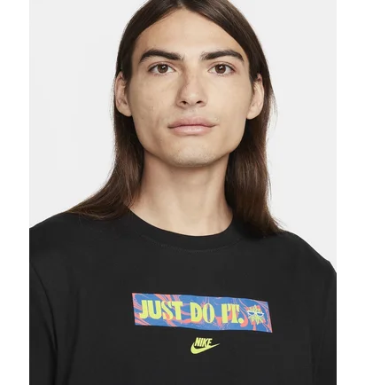 Футболка мужская Nike T-Shirt Sportswear Black FQ3745-010