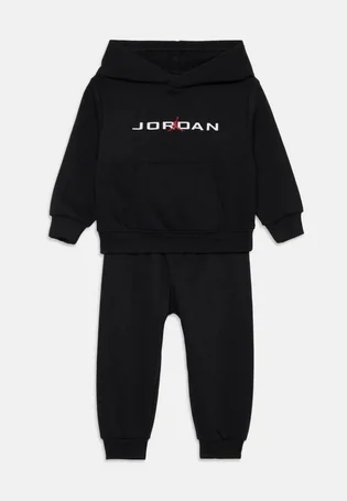 Спортивний костюм дитячий Air Jordan Little Boys Mj Baseline Flc Set Black 85F270-023