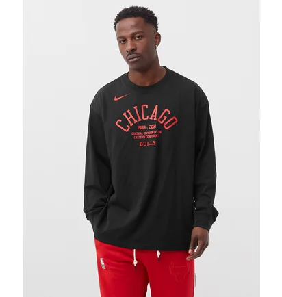 Лонгслів чоловічий Nike Nba Chicago Bulls Courtside Black DA5891-010