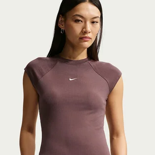 Футболка женская Nike Sportswear Chill Knit Tight Short-Sleeve Ribbed Bordo IF0242-502