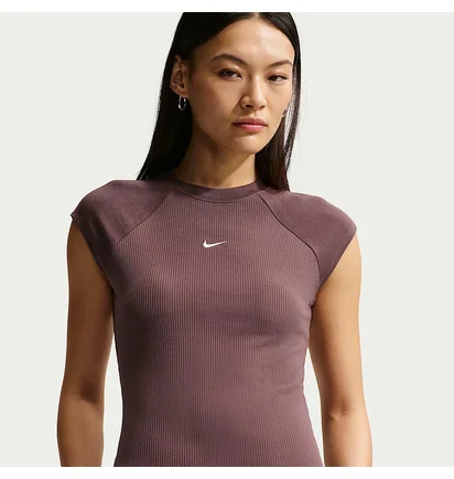 Футболка женская Nike Sportswear Chill Knit Tight Short-Sleeve Ribbed Bordo IF0242-502