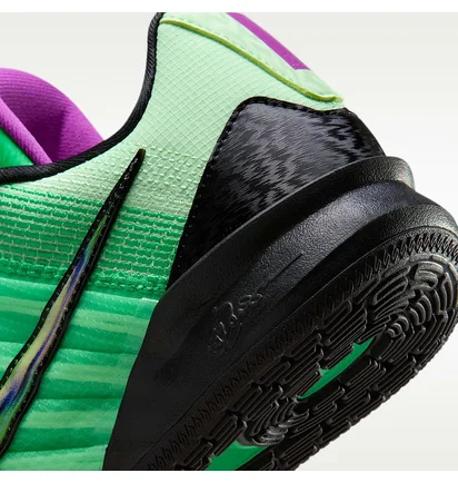 Кроссовки унисекс Nike Sabrina 3 Gamer Basketball Shoes Green II3985-300