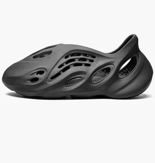 Тапочки мужские Adidas Yeezy Foam Runner Black HP8739