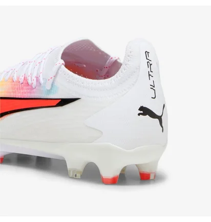 Бутсы унисекс Puma Ultra Ultimate Fg/Ag Football Boots White 107311-01