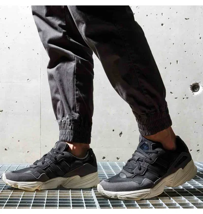 Кросівки чоловічі Adidas Yung-96 Black/White EE7245