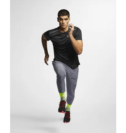 Футболка мужская Nike Dri-Fit Miler Black AJ7565-010
