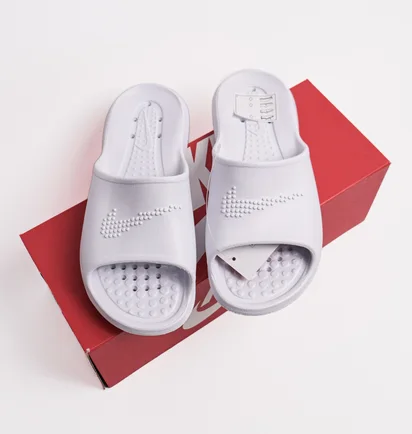 Тапочки жіночі Nike Victori One Shwer Slide White CZ7836-100
