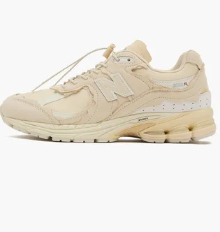 Кросівки унісекс New Balance 2002R Protection Pack Beige M2002RDQ
