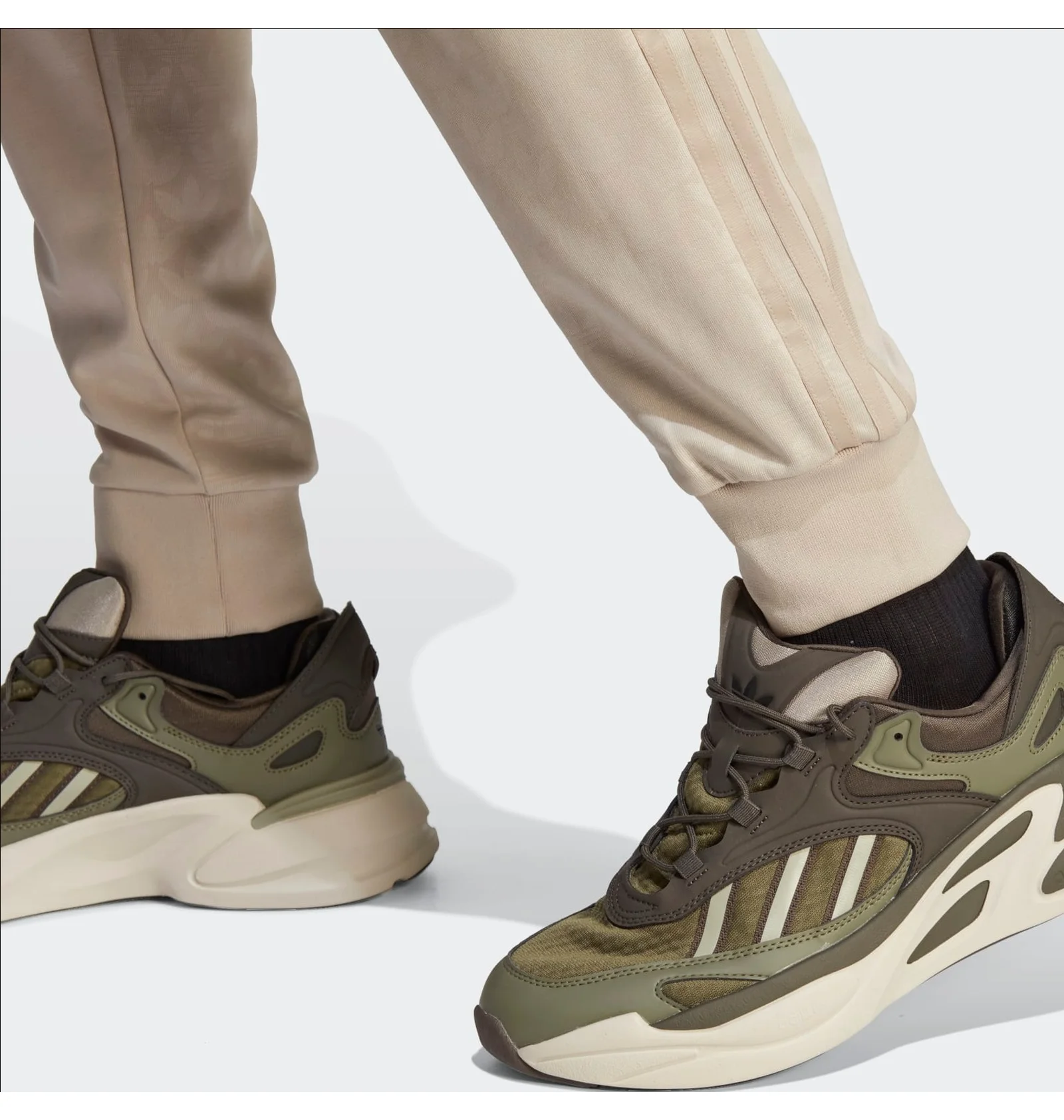 ᐉ Штаны мужские Adidas Graphics Monogram Sst Trackpant Beige