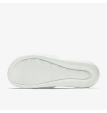 Тапочки чоловічі Nike Victori One Slide White CN9675-105