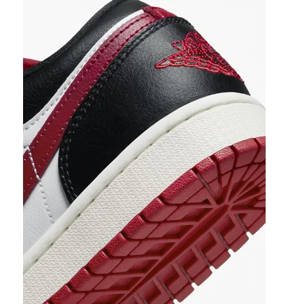 Кросівки жіночі Nike Air Jordan 1 Low Red/Black Dc0774-160