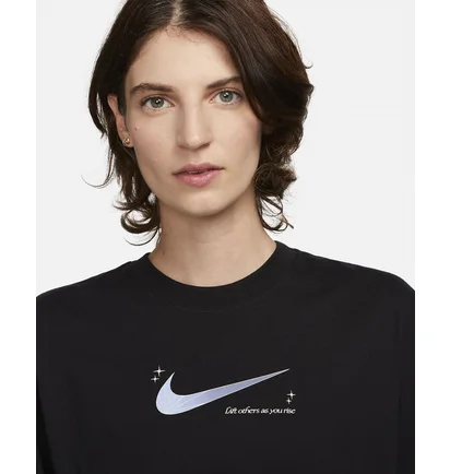 Футболка жіноча Nike Sportswear Black Dx7932-010