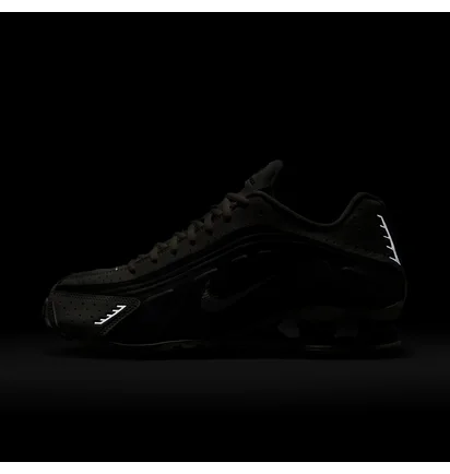 Кроссовки женские Nike Shox R4 Sail Fauna Brown White/Black AR3565-104