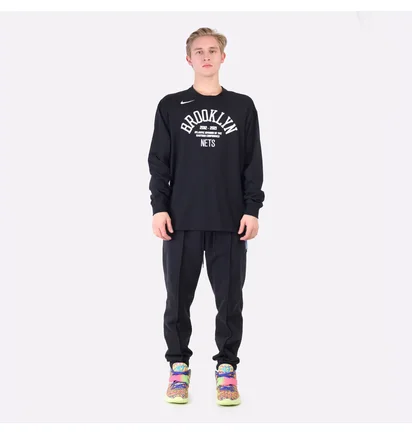 Лонгслів чоловічий Nike Nba Brooklyn Nets Courtside Black DA5887-010