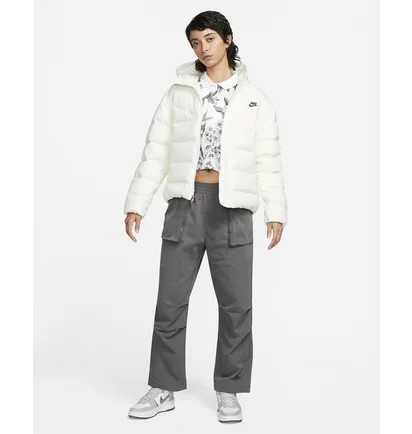 Куртка жіноча Nike Sportswear Storm-Fit Windrunner White Dq5903-133