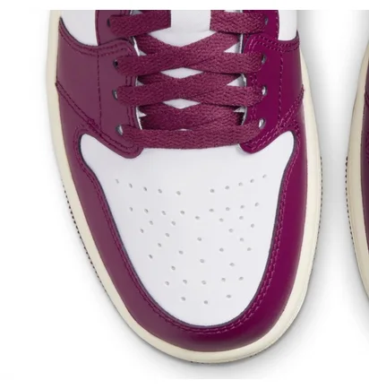 Кросівки жіночі Air Jordan 1 Low Violet/White DC0774-161