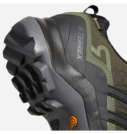 Кроссовки мужские Adidas Terrex Swift R2 Gore-Tex Green/Black Cm7497