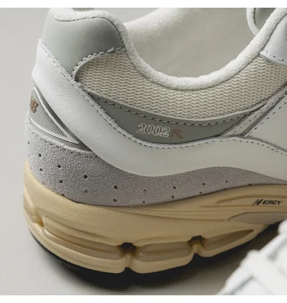 Кроссовки мужские New Balance M2002Ria White/Beige M2002RIA