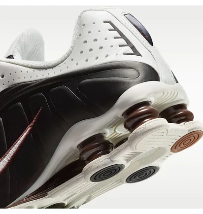 Кроссовки женские Nike Shox R4 Sail Fauna Brown White/Black AR3565-104