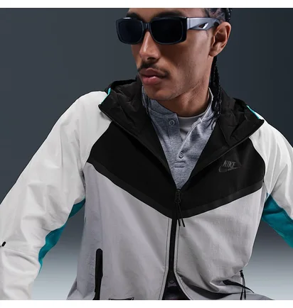 Вітровка чоловіча Nike Tech Windrunner White IB8956-010